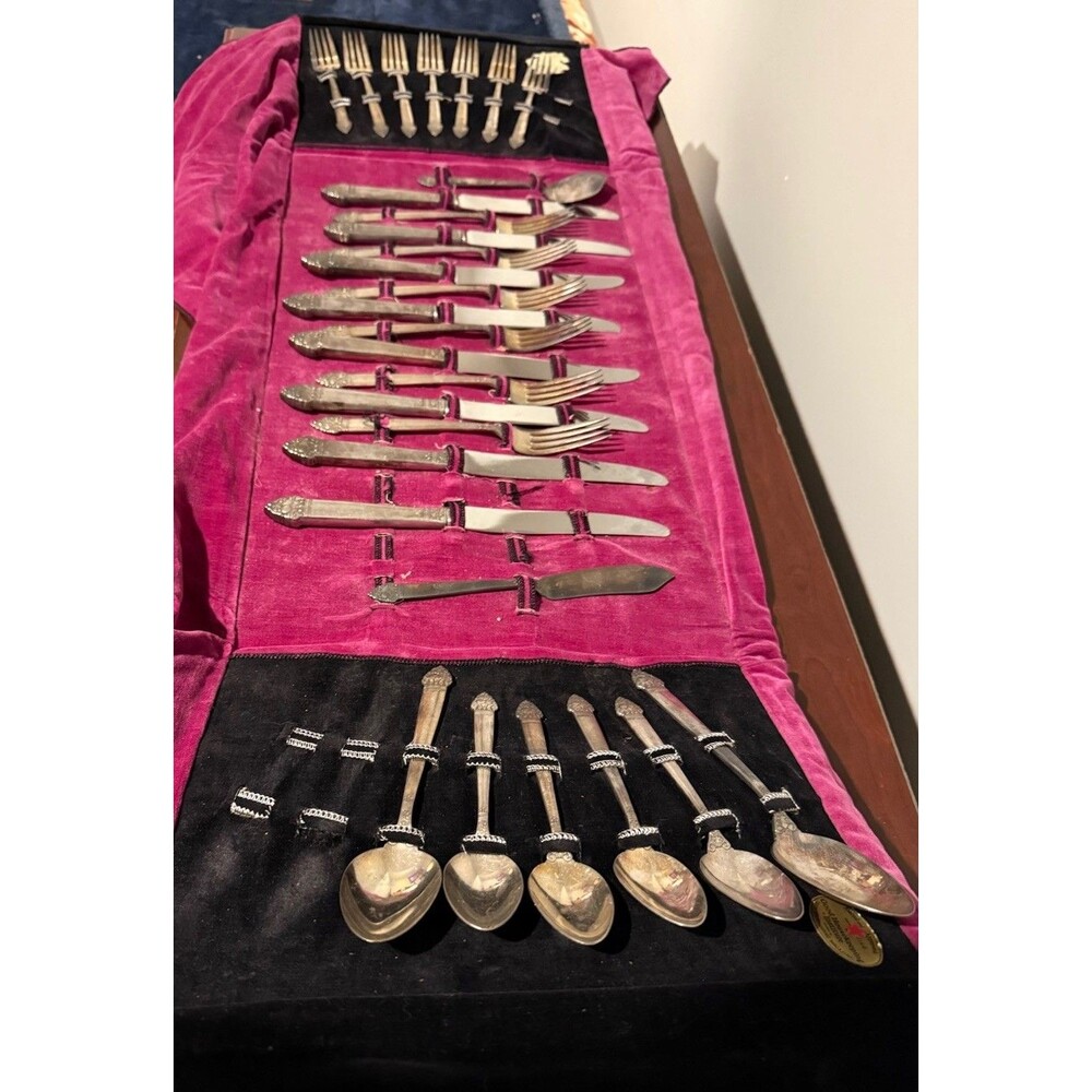 Oneida Community The Finest Silver Plate‎ Flatware Set ~ Floral Pattern ~ 27 Pc